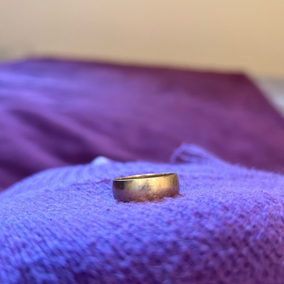 Gold Wedding Band - Picture 2 of 3